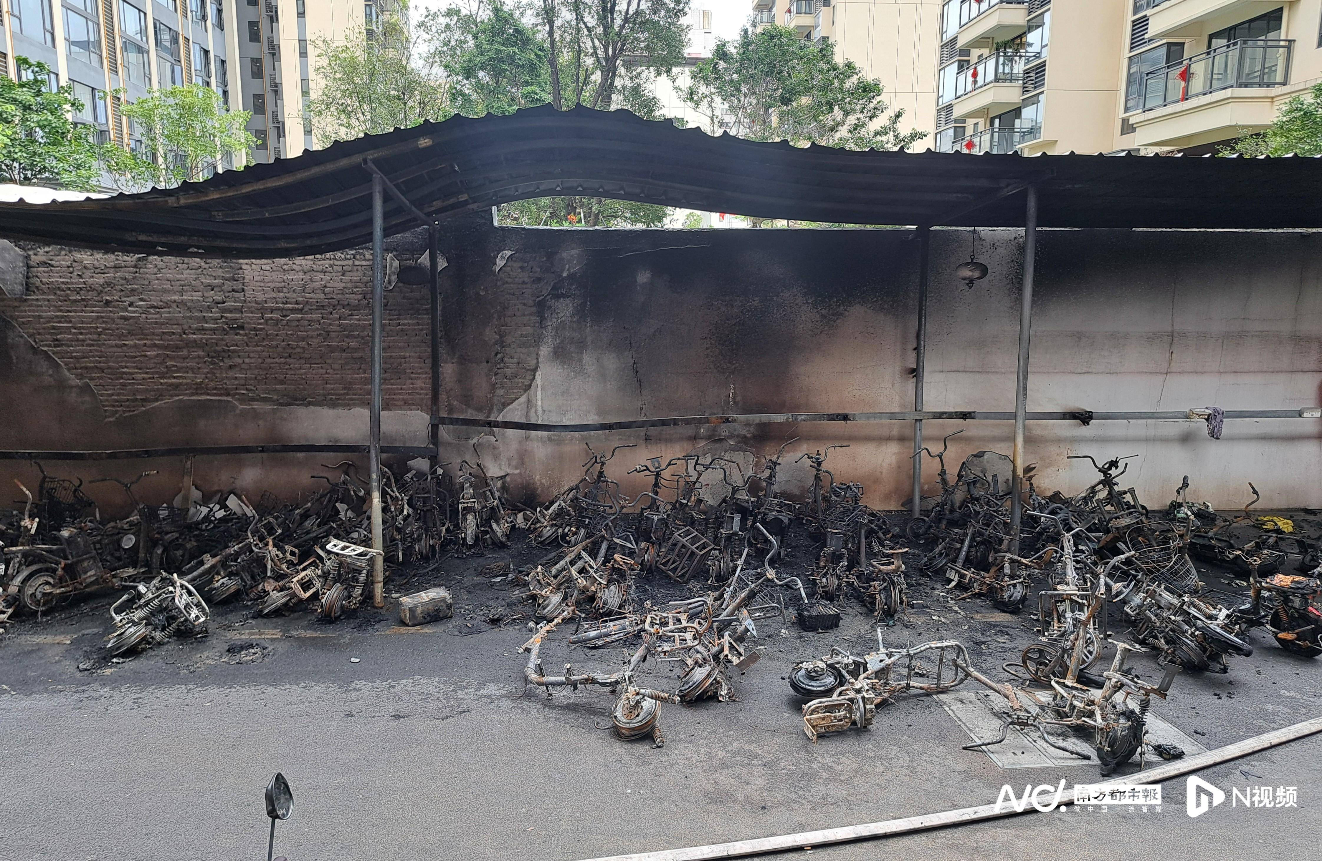 东莞一小区逾百辆电动自行车烧毁<strong></p>
<p>奶瓶</strong>！住户睡梦中被叫醒撤离逃生