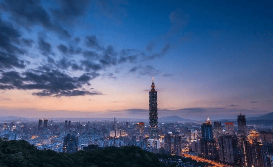 赖清德出尔反尔<strong></p>
<p>奶瓶</strong>，大陆宣布重磅消息，民进党破防了，统一势在必行
