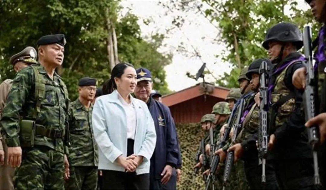 总理府已被围<strong></p>
<p>交易okex</strong>，泰陆军司令出山，洪森预测，美女总理三月内必下台
