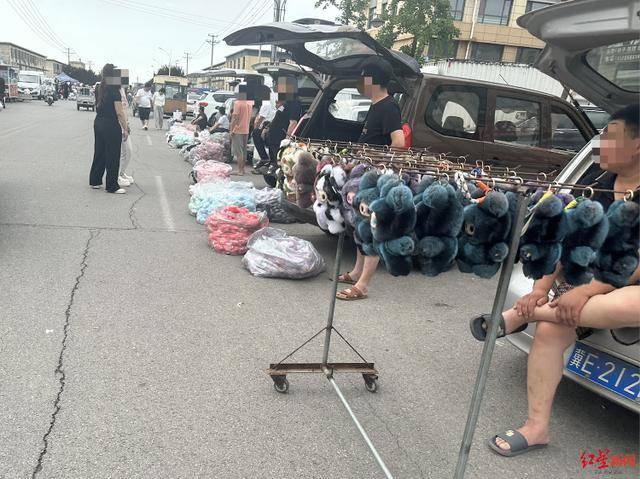 实探衡水盗版LABUBU大集：像卖菜一样摆摊卖<strong></p>
<p>交易okex</strong>，商家称如今订单变少生意难做