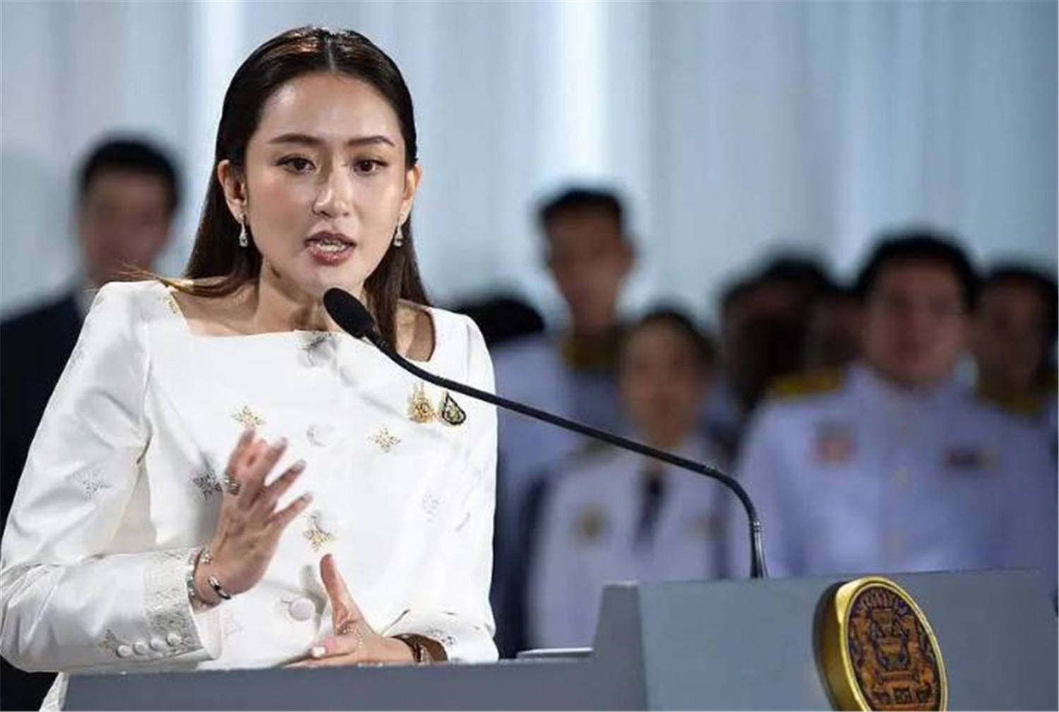 美女总理被停职<strong></p>
<p>交易okex</strong>，泰政客狂喜，叫嚣当总理后，发兵夺取柬埔寨4省