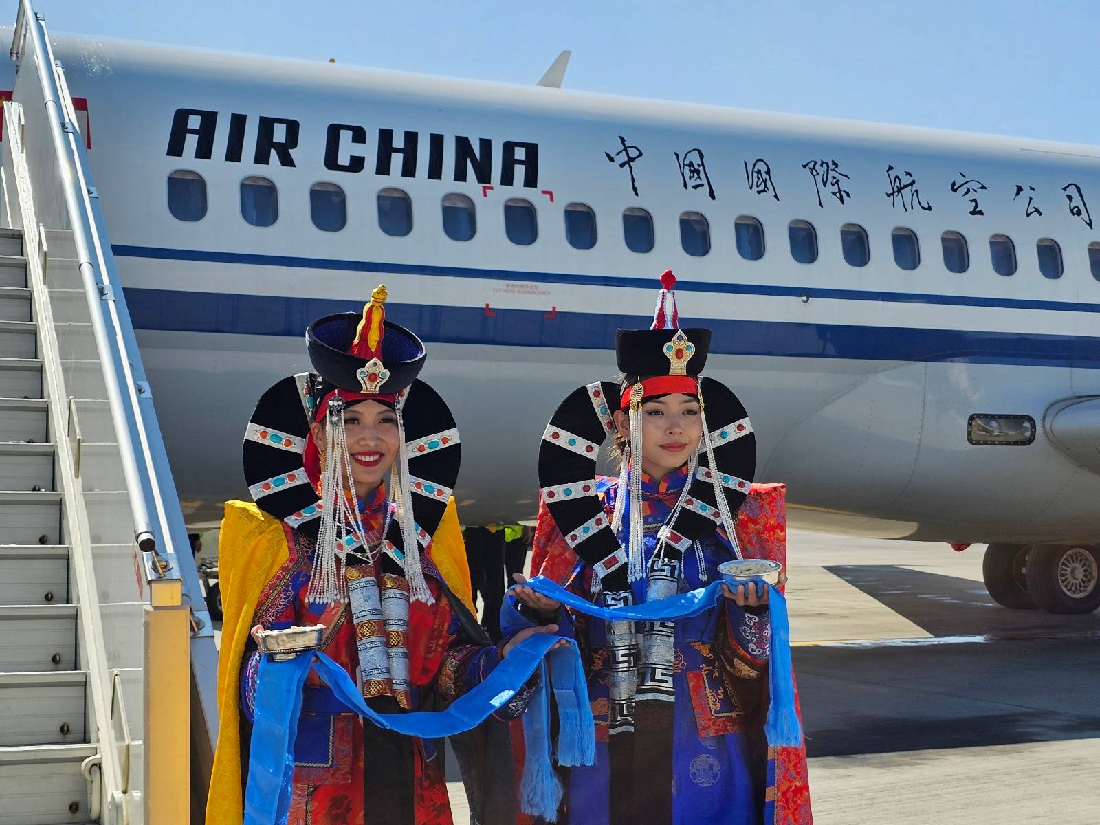 国产飞机C909“身披”五星红旗<strong></p>
<p>交易okex</strong>，首次载旗执行国际商业航班