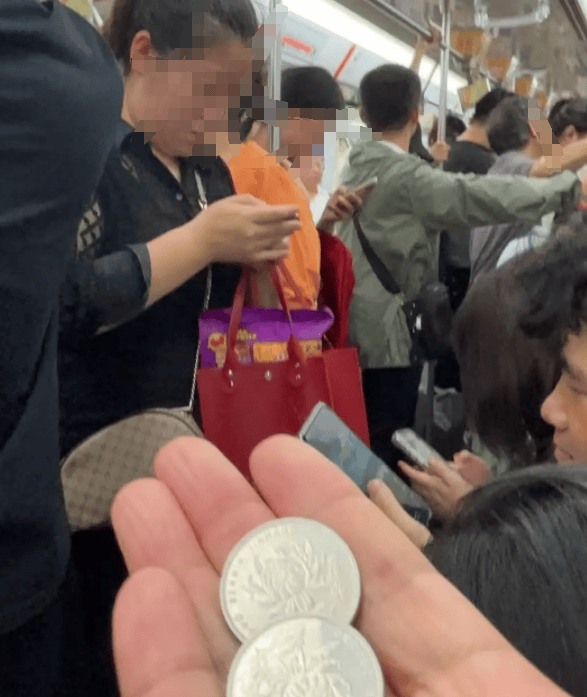 杭州女子坐地铁想上厕所<strong></p>
<p>okex创始</strong>，进站2分钟被扣2元！救急攻略请收好