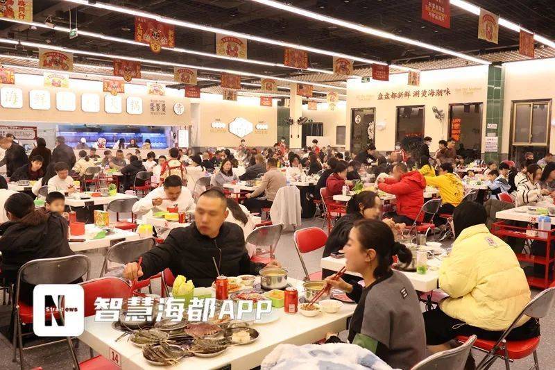 连员工服都抄！福州一商家抄袭“朱富贵火锅”装潢<strong></p>
<p>下载苹果</strong>，被判赔10万