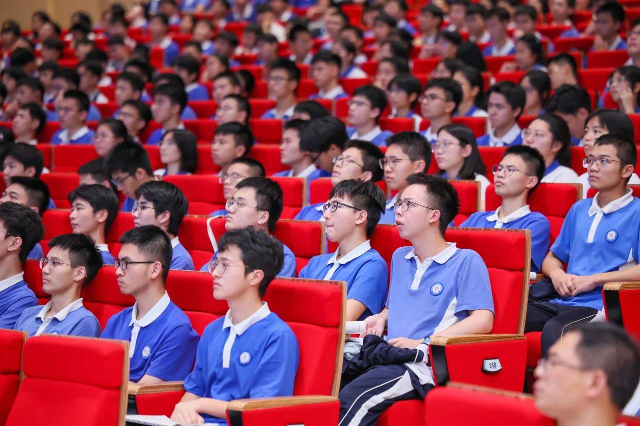 “国宝级”科学家空降<strong></p>
<p>okex提现</strong>！白春礼院士为中科附高师生揭秘中国深海科技