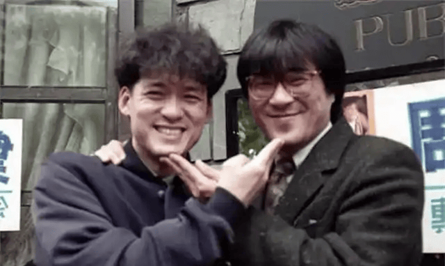 考古｜64岁周华健近照曝光！被嘲身材走样<strong></p>
<p>okex下载二维码</strong>，和妻子同框像两辈人