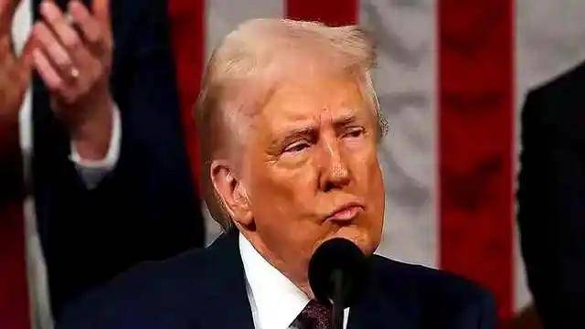 再次翻脸！特朗普重启关税大棒<strong></p>
<p>okex软件</strong>，没想到中方出手快准狠：直接被稀土卡住脖子！