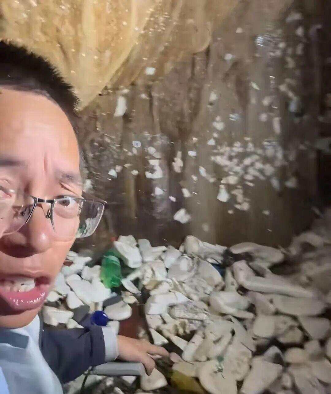 网友曝光溶洞垃圾成山、粪便满地<strong></p>
<p>摘取okex技术指标</strong>，“至少十层楼高”！官方通报
